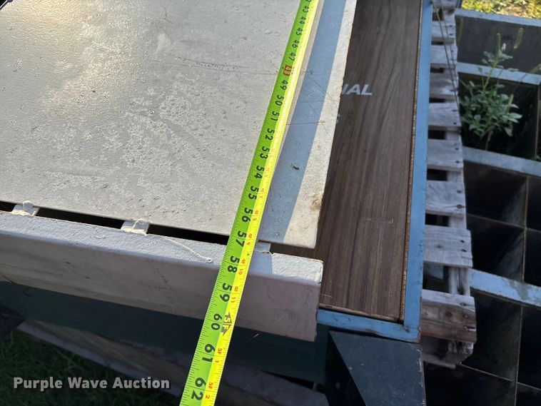 image for item DT3369 (4) Shelves