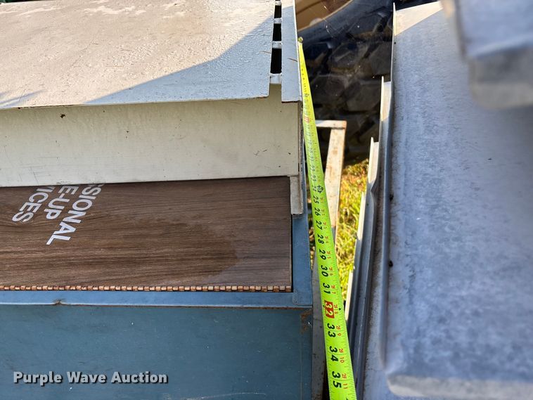 image for item DT3369 (4) Shelves