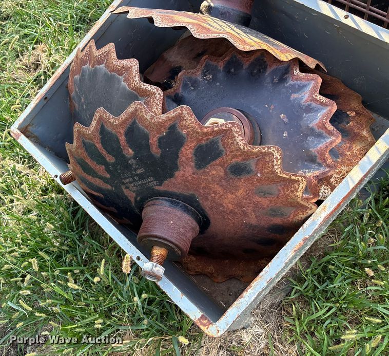 image for item DT3370 Approximately 15 tillage disks 