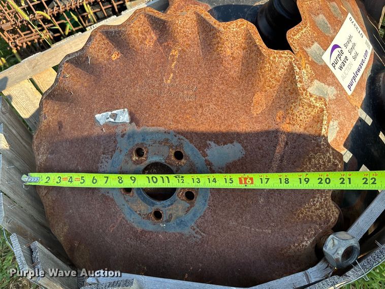 image for item DT3370 Approximately 15 tillage disks 