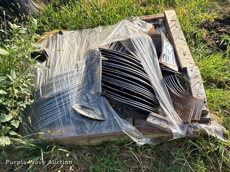 image for item DT3372 Approximately 55 pieces of auger flighting