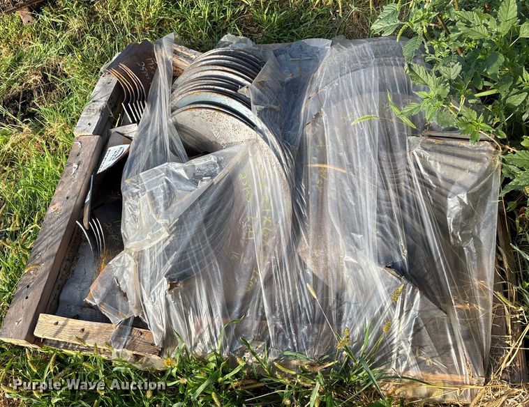 image for item DT3372 Approximately 55 pieces of auger flighting