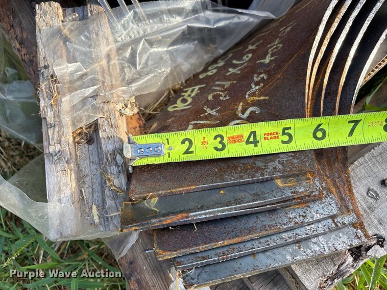 image for item DT3372 Approximately 55 pieces of auger flighting