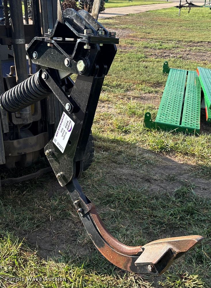 image for item DT3373 (2) chisel shanks