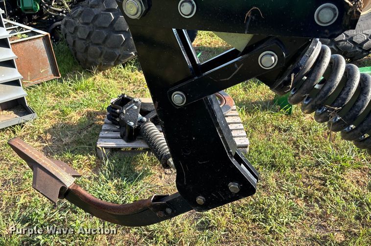 image for item DT3373 (2) chisel shanks