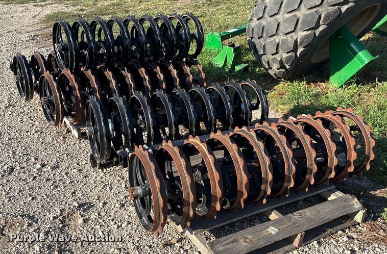 image for item DT3375 (5) pulverizer / cultipacker reels