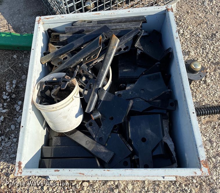 image for item DT3377 Approximately 22 no-till coulter hub assemblies