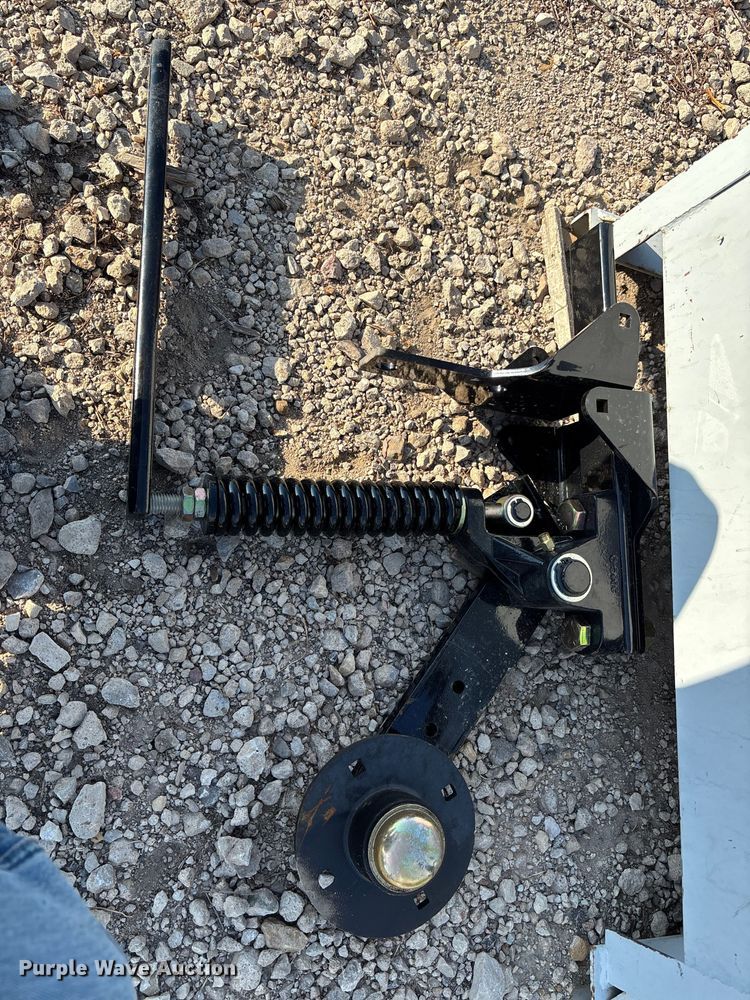 image for item DT3377 Approximately 22 no-till coulter hub assemblies