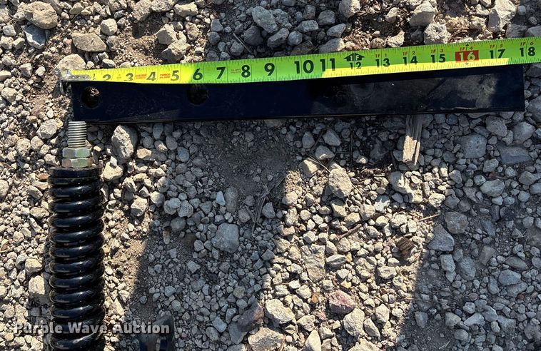 image for item DT3377 Approximately 22 no-till coulter hub assemblies