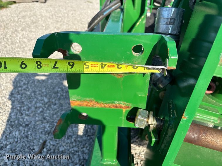 image for item DT3378 Planter lift assist