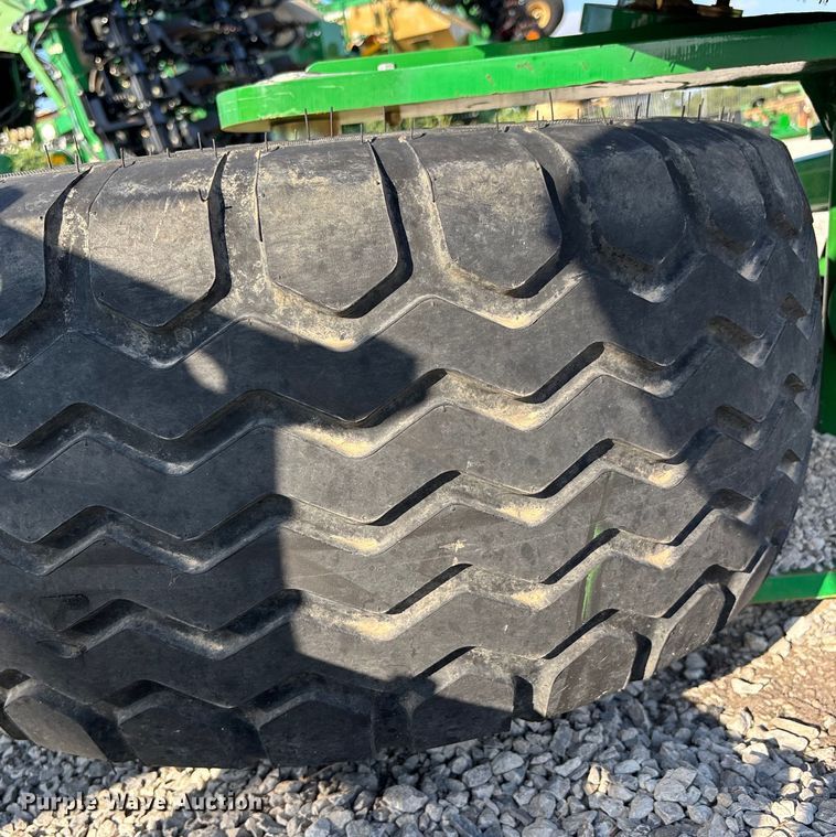 image for item DT3378 Planter lift assist