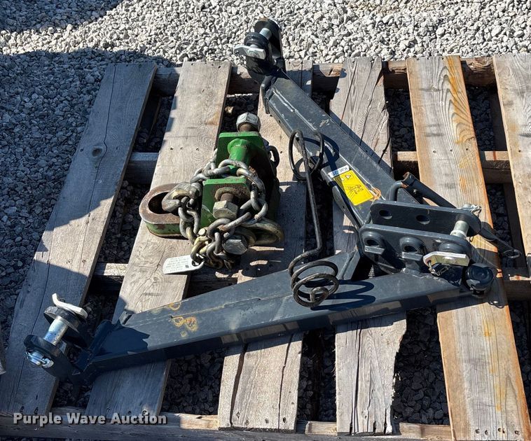 image for item DT3385 Trailer hitch and frame