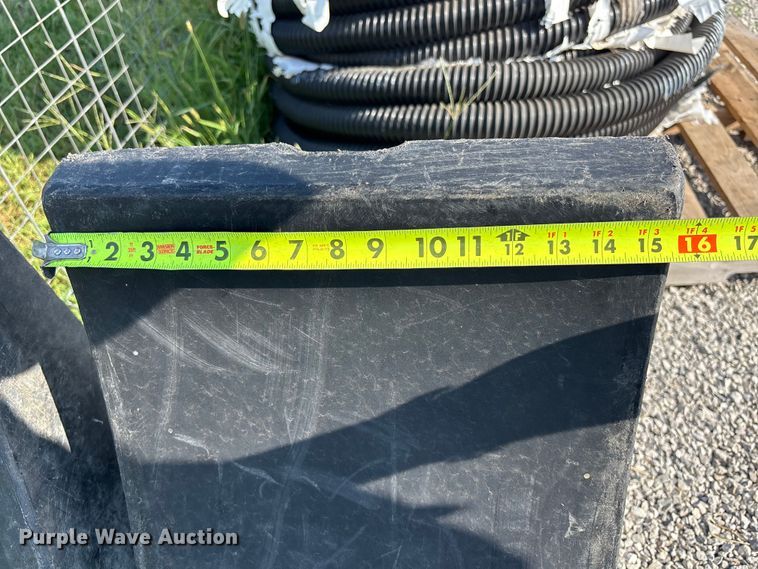 image for item DT3387 (2) tank saddles