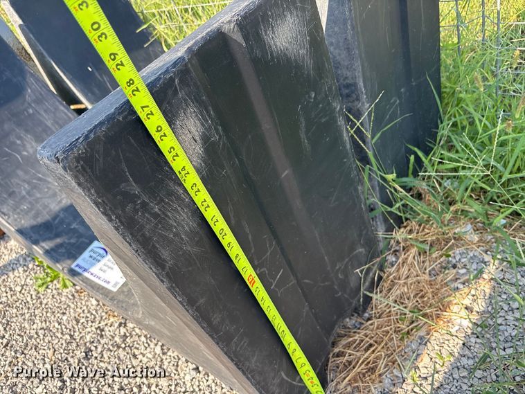 image for item DT3387 (2) tank saddles