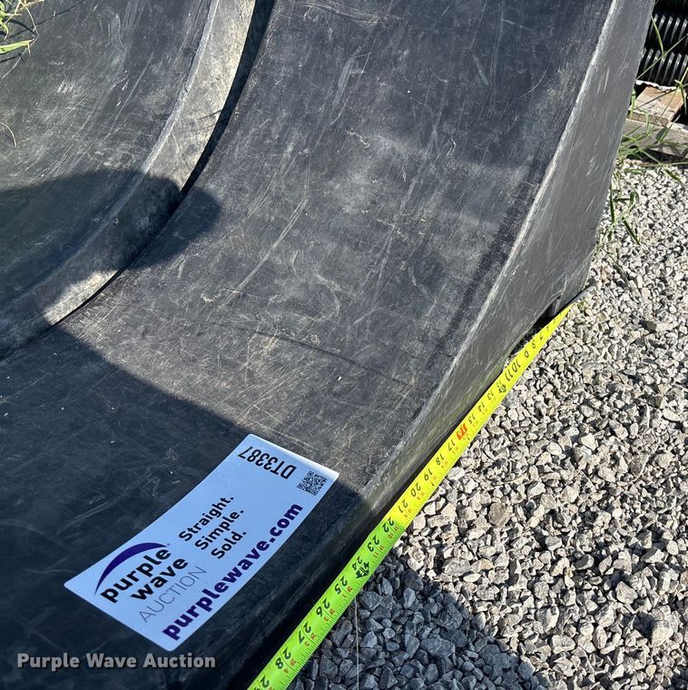 image for item DT3387 (2) tank saddles