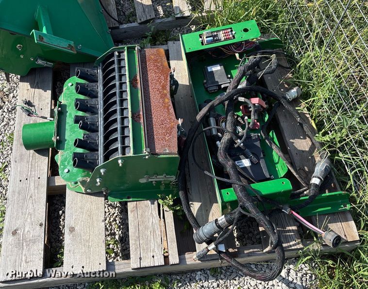 image for item DT3390 PL series planter parts