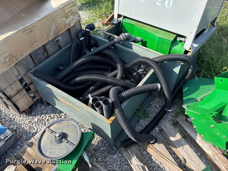 image for item DT3390 PL series planter parts