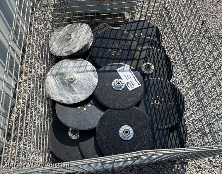 image for item DT3395 Approximately 100 disk blades