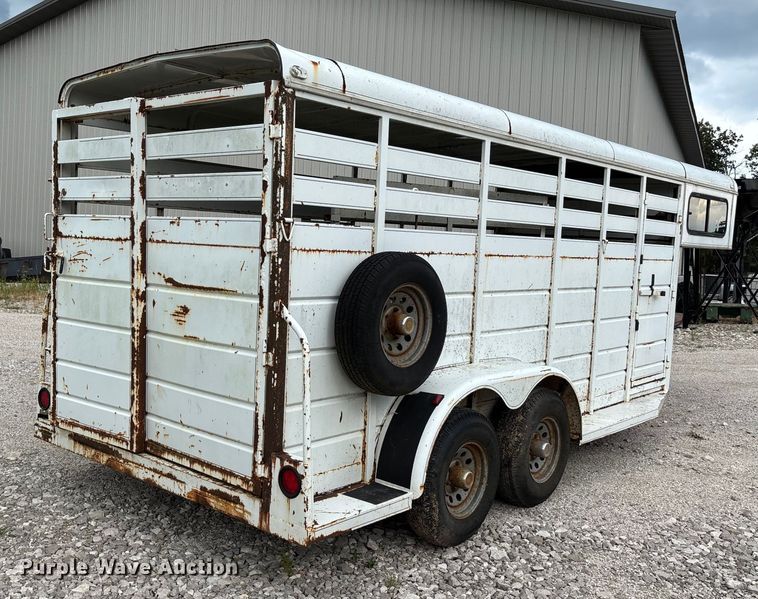 image for item DU1255 2006 HMDE livestock trailer