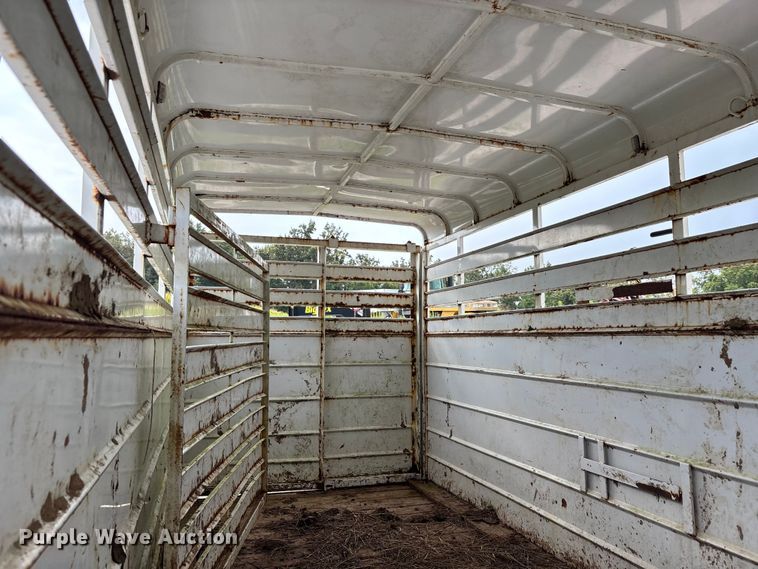 image for item DU1255 2006 HMDE livestock trailer