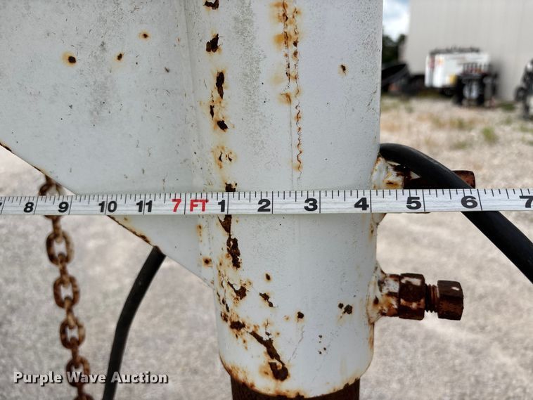 image for item DU1255 2006 HMDE livestock trailer