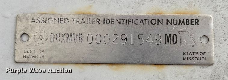 image for item DU1255 2006 HMDE livestock trailer