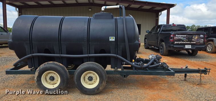 image for item DU2505 H&H farm machine Co nurse tank trailer