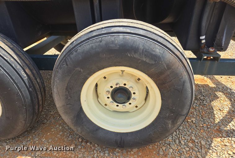 image for item DU2505 H&H farm machine Co nurse tank trailer