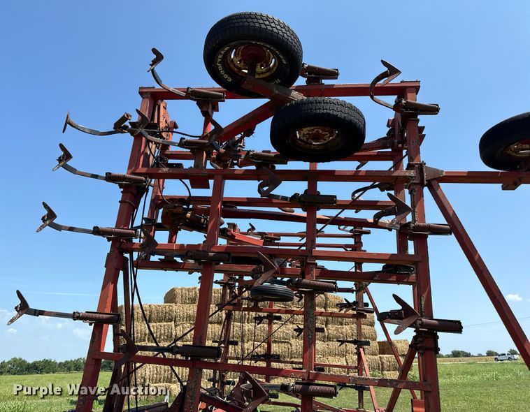 image for item DW2989 International 4700 vibra tiller field cultivator