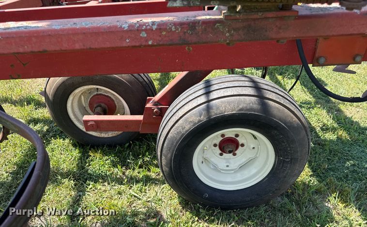 image for item DW2989 International 4700 vibra tiller field cultivator