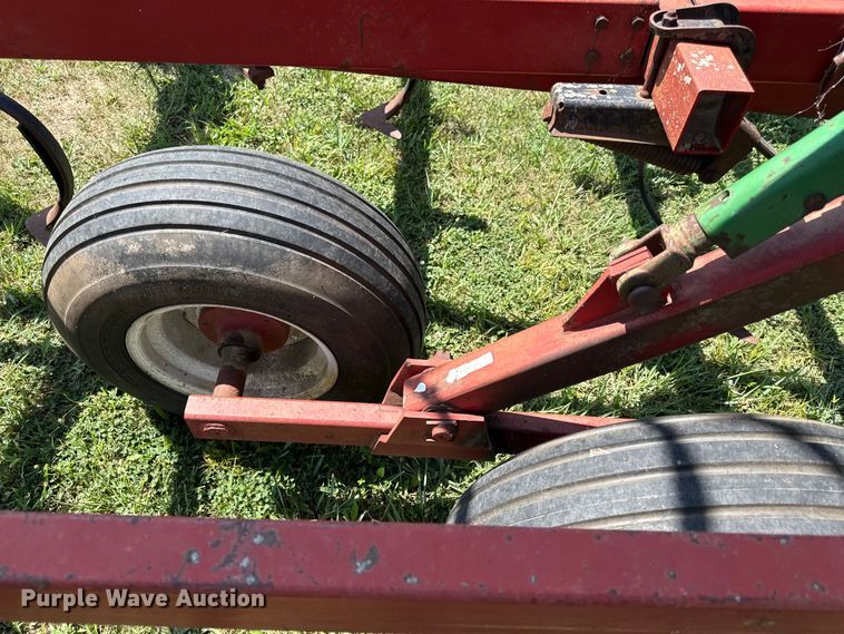 image for item DW2989 International 4700 vibra tiller field cultivator