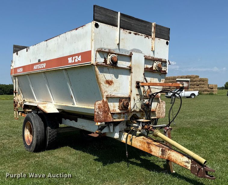 image for item DW2990 Harsh Haysizor 16/24 feed mixer