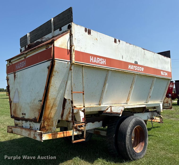 image for item DW2990 Harsh Haysizor 16/24 feed mixer