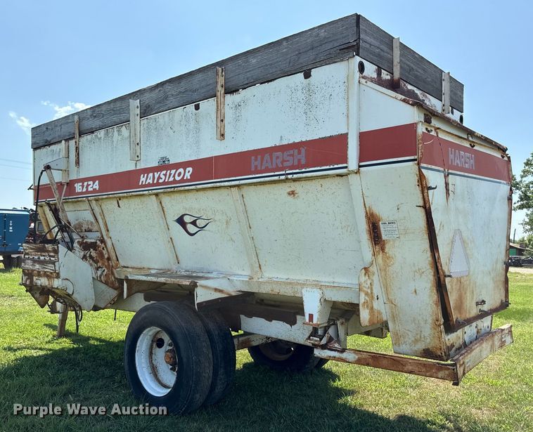 image for item DW2990 Harsh Haysizor 16/24 feed mixer