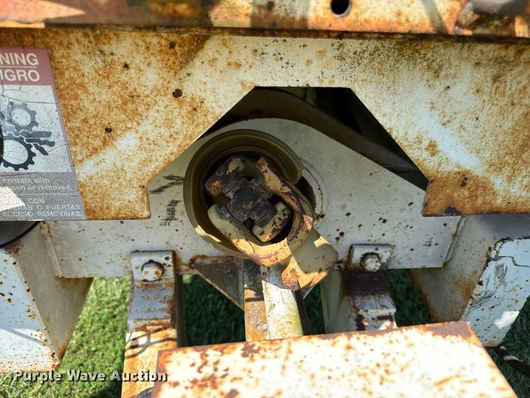 image for item DW2990 Harsh Haysizor 16/24 feed mixer