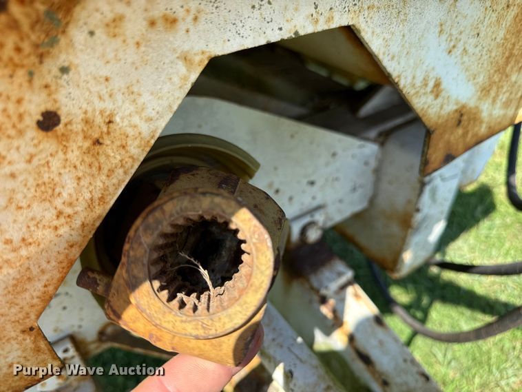 image for item DW2990 Harsh Haysizor 16/24 feed mixer