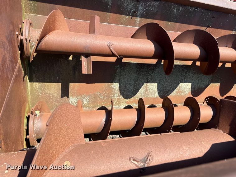 image for item DW2990 Harsh Haysizor 16/24 feed mixer