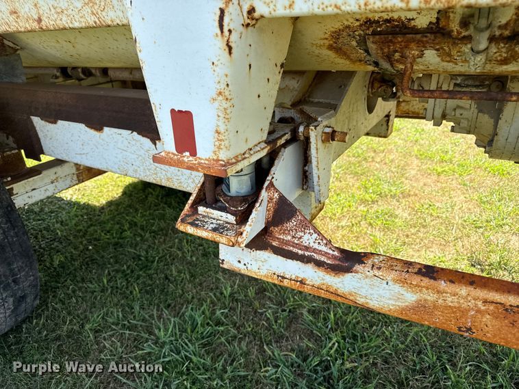 image for item DW2990 Harsh Haysizor 16/24 feed mixer