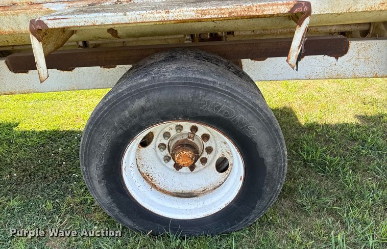 image for item DW2990 Harsh Haysizor 16/24 feed mixer