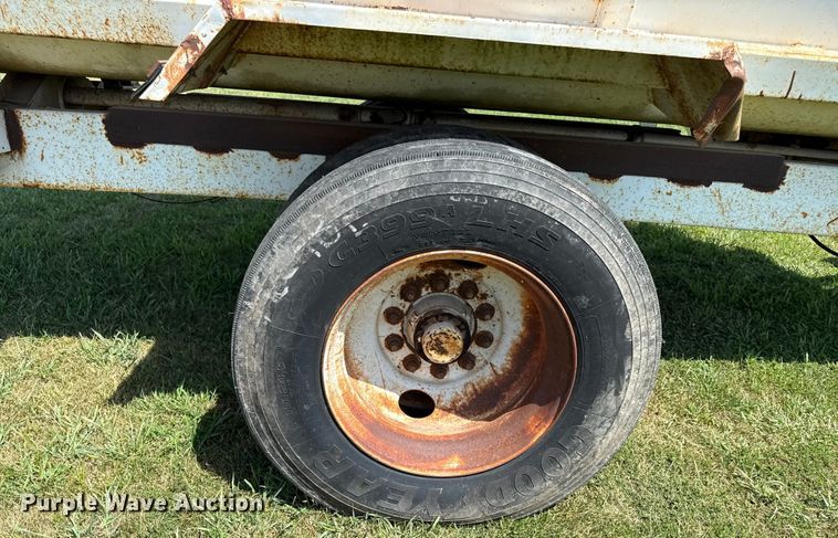 image for item DW2990 Harsh Haysizor 16/24 feed mixer