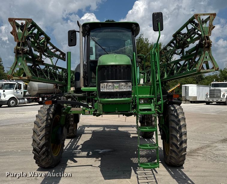 image for item DW3487 2013 John Deere 4630 sprayer