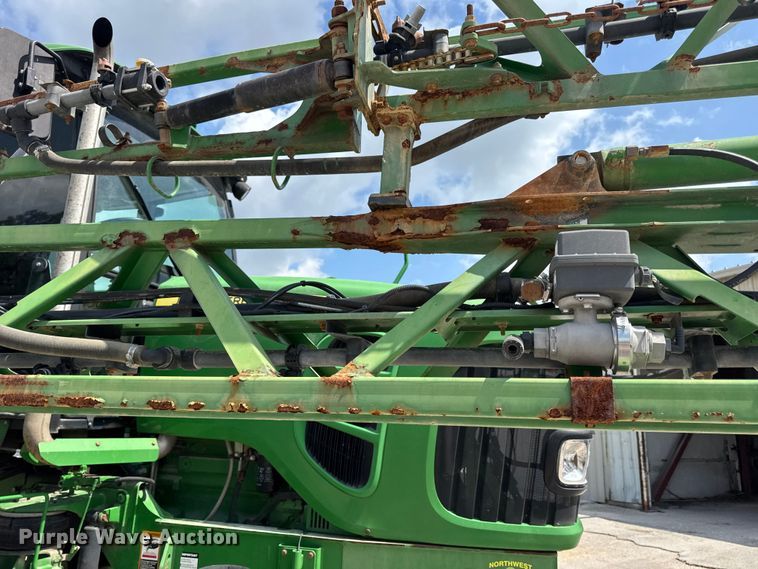 image for item DW3487 2013 John Deere 4630 sprayer