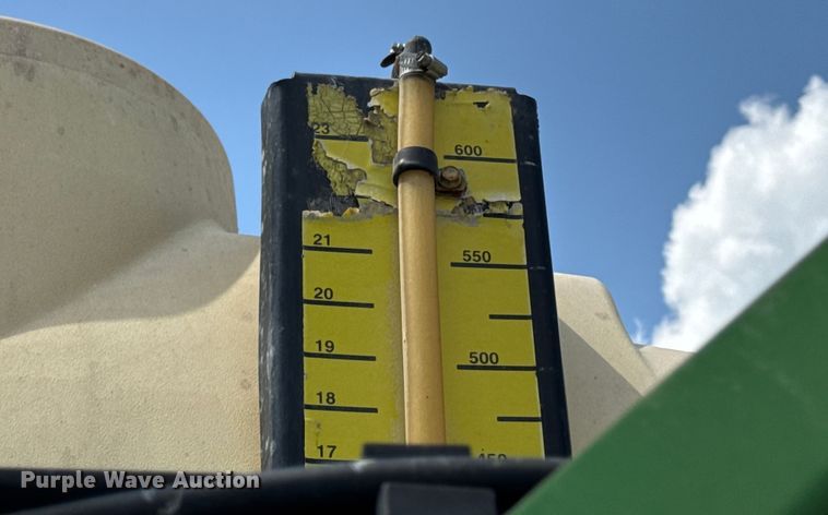 image for item DW3487 2013 John Deere 4630 sprayer