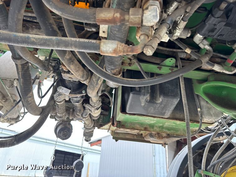 image for item DW3487 2013 John Deere 4630 sprayer