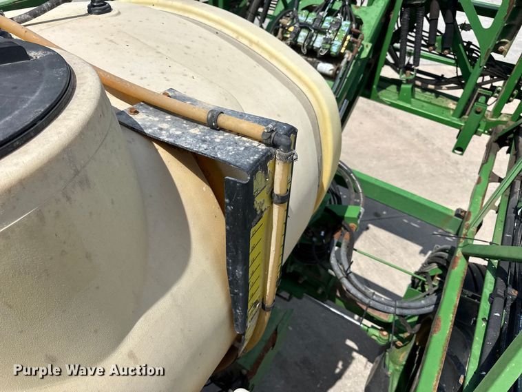 image for item DW3487 2013 John Deere 4630 sprayer