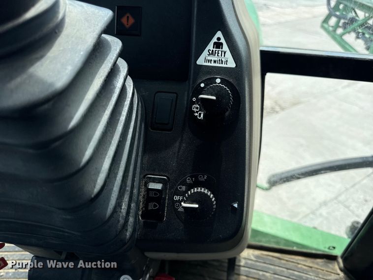 image for item DW3487 2013 John Deere 4630 sprayer