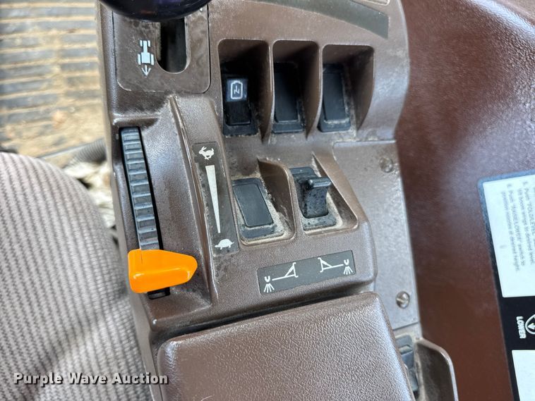 image for item DW3487 2013 John Deere 4630 sprayer