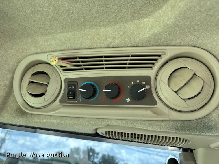 image for item DW3487 2013 John Deere 4630 sprayer