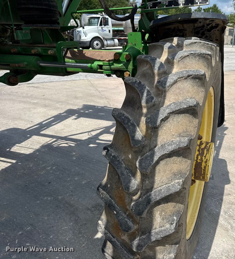 image for item DW3487 2013 John Deere 4630 sprayer