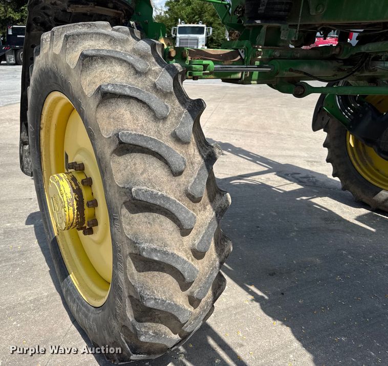 image for item DW3487 2013 John Deere 4630 sprayer